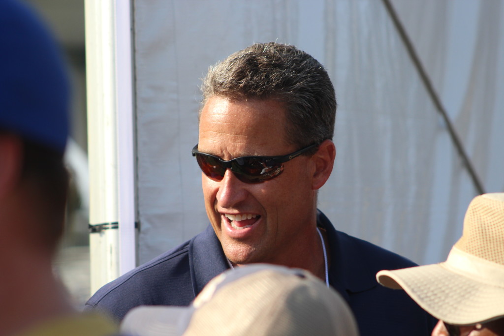 Former Ram QB Jim Everett was on hand to sign autographs 